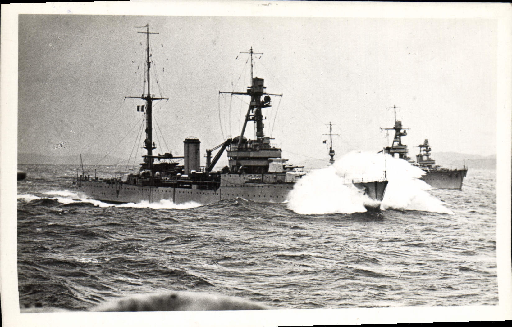 CPM Bateau de guerre 
