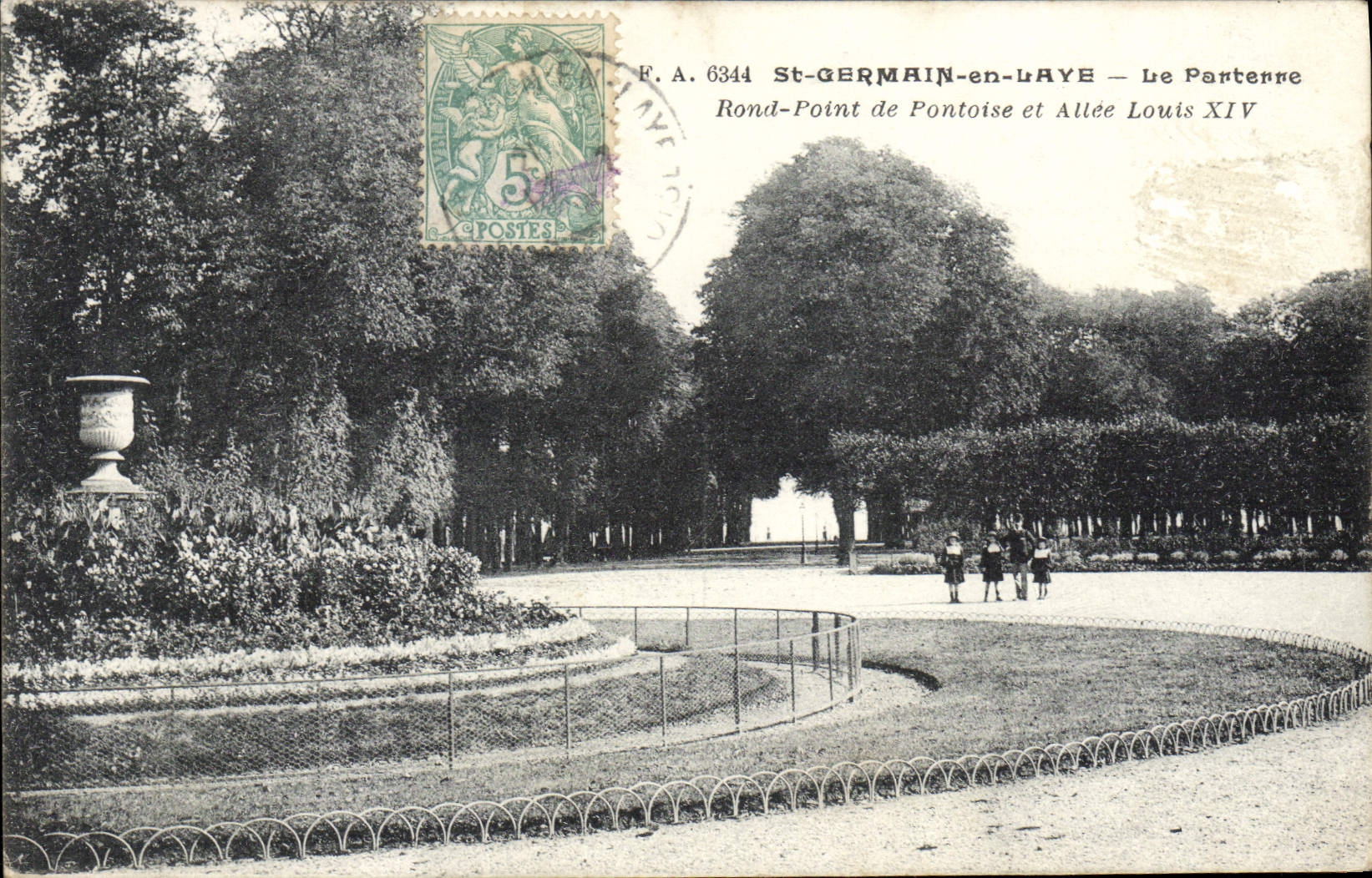 CPA Saint Germain en Laye Le Parterre Rond point de Pontoise et Allee louis XIV