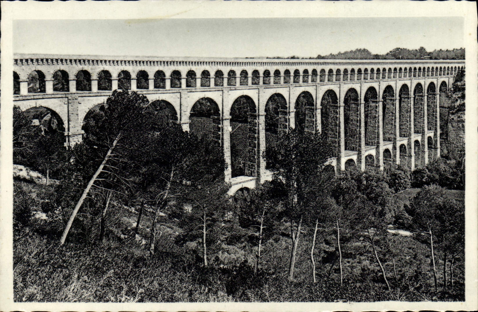 Aqueduc de Roquefeuil — Aix-en-Provence (B.-du-Rh.) — Carte postale