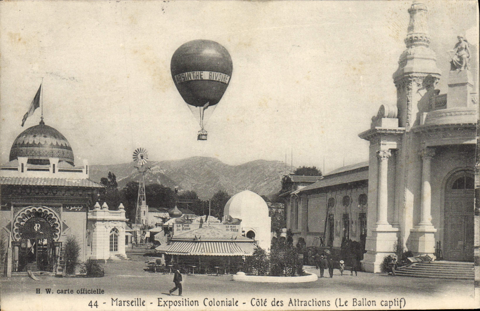 CPA Marseille Exposition coloniale Cote des attractions Le ballon captif Absinthe Rivoire