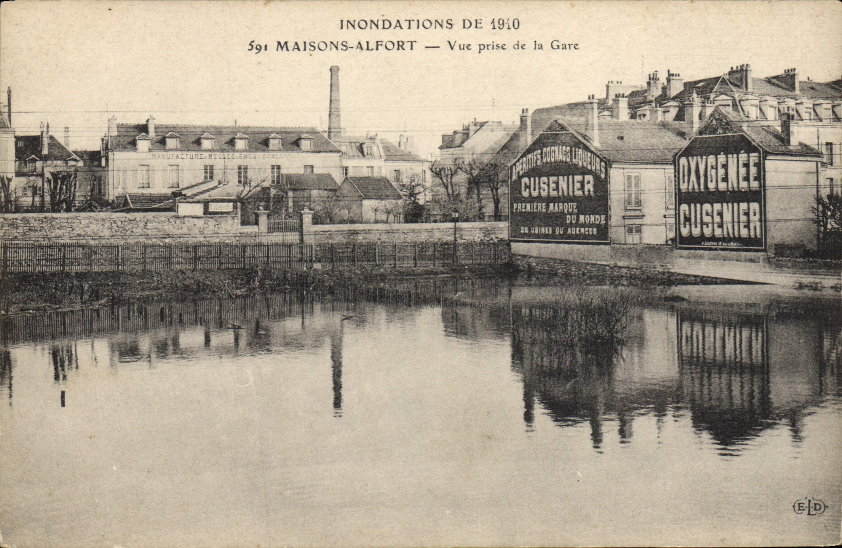 CPA Maisons Alfort Vue prise de la gare Inondations 1910 Publicite Cusenier 