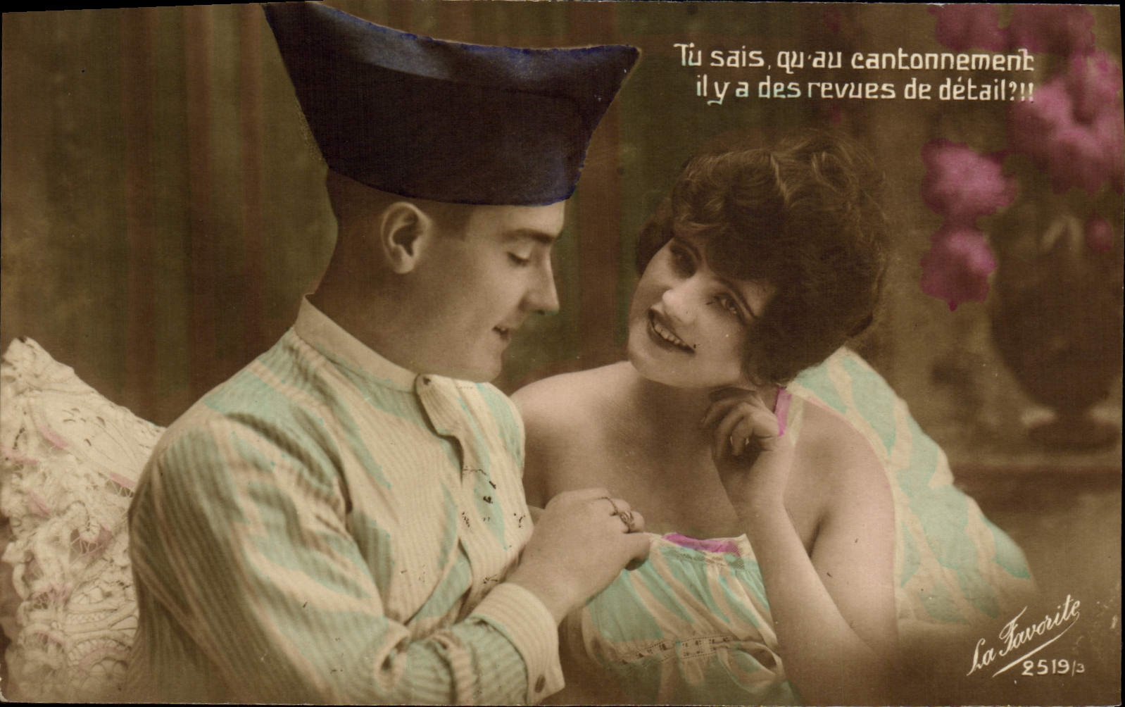 CPA Femme Nu erotique Soldat Militaria