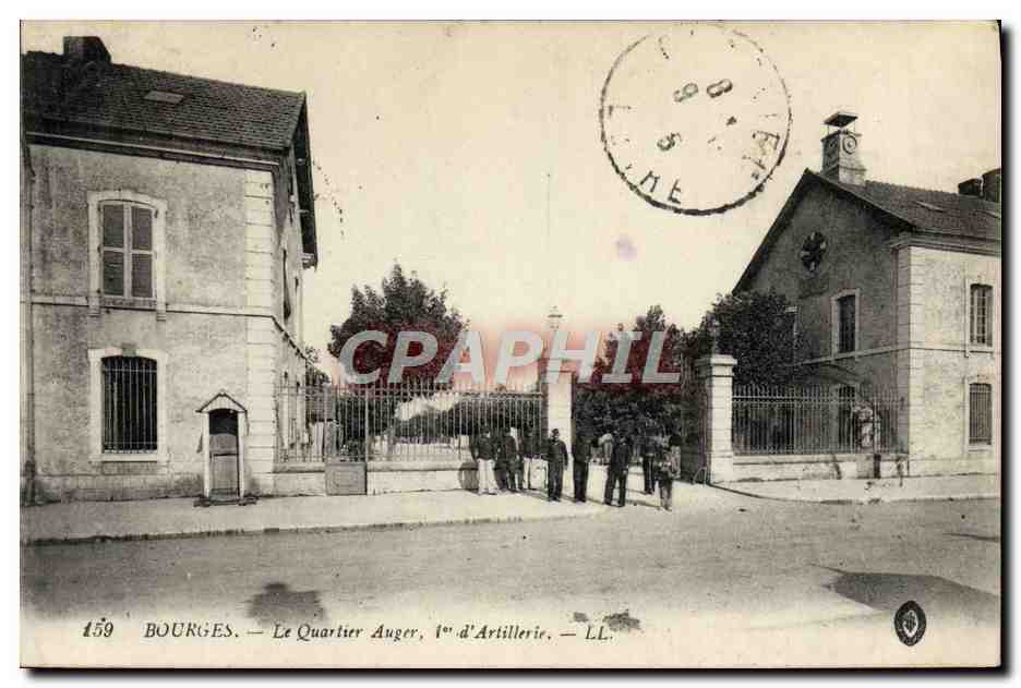 CPA Militaria Caserne Bourges Le quartier Auger 1er d'artillerie