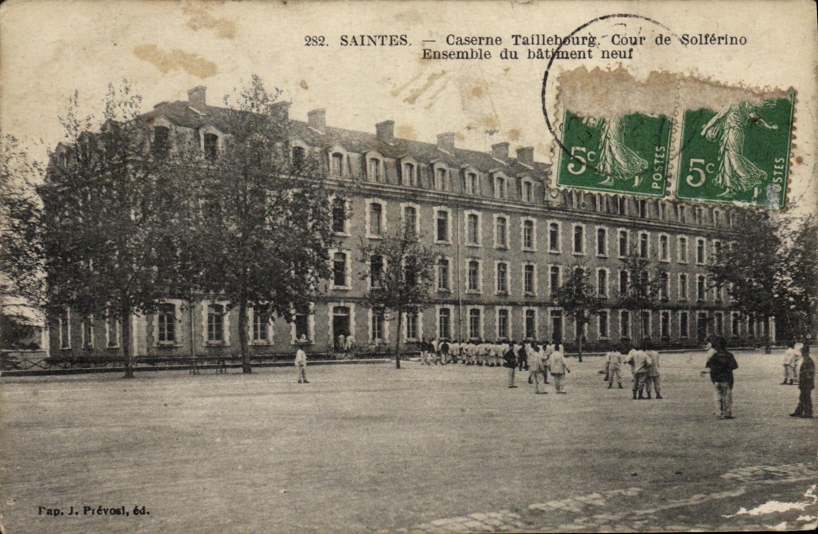 CPA Militaria Caserne Saintes Caserne Taillebourg Cour de Solferino Ensemble du batiment neuf