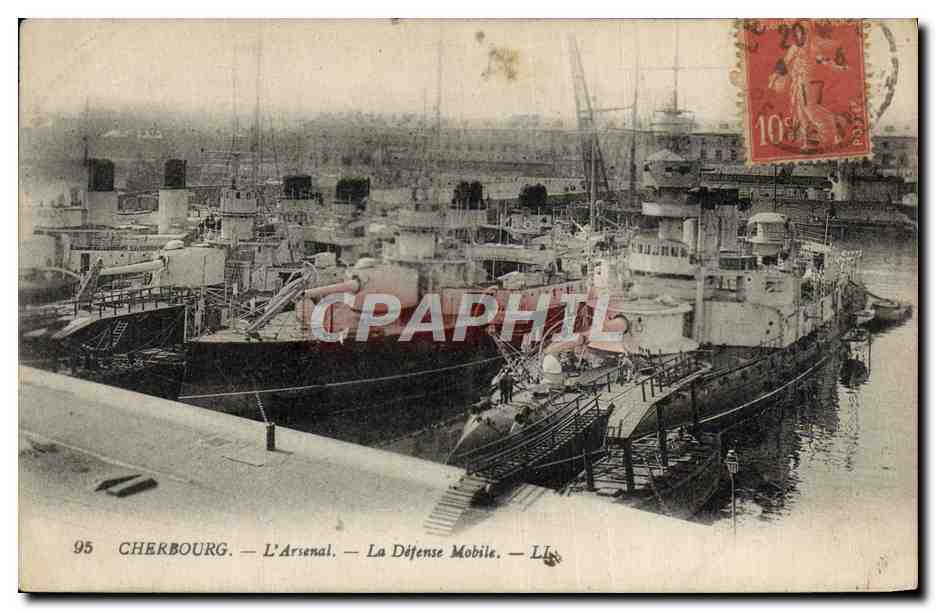 CPA Bateau de guerre Cherbourg L'arsenal La defense mobile 