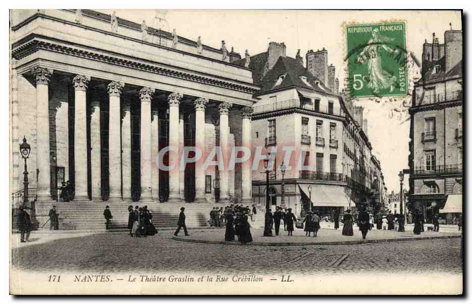 CPA Nantes Le Theatre Graslin et la rue Crebillon