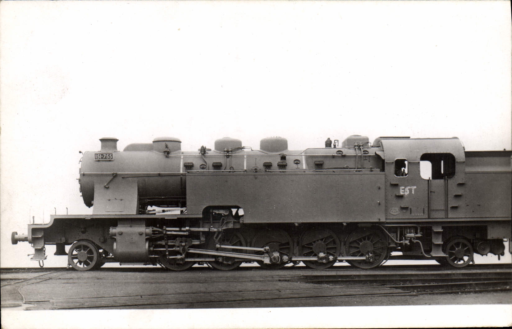 CPA Train Locomotive Machine 151 755 
