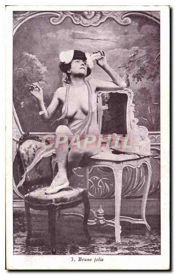 CPA Femme Nu erotique Brune jolie 