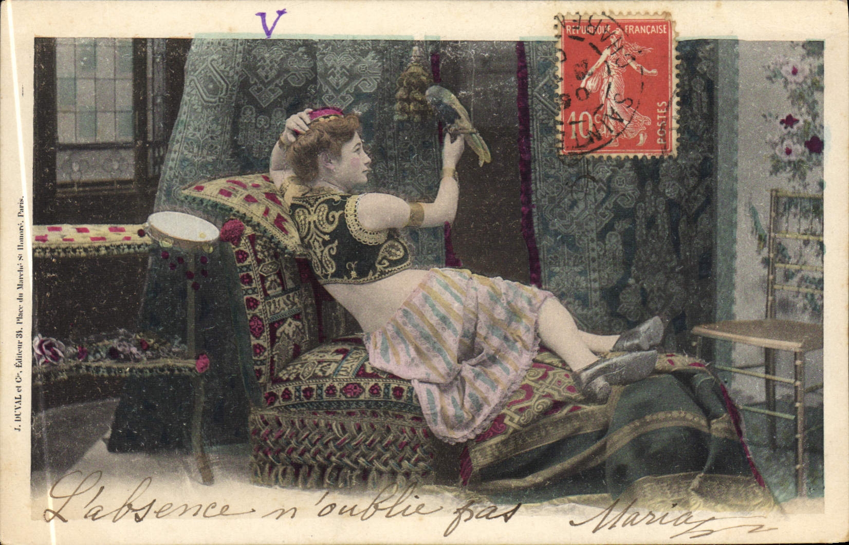 Femme en tenue orientale — avec perroquet — J. DEVAL et Cie, Paris