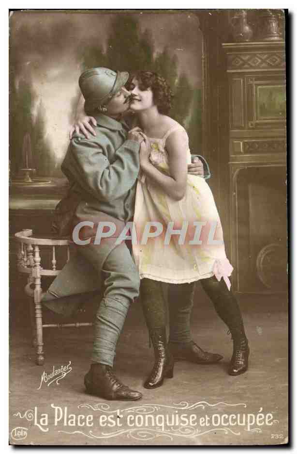 CPA Femme Nu erotique Soldat Militaria 