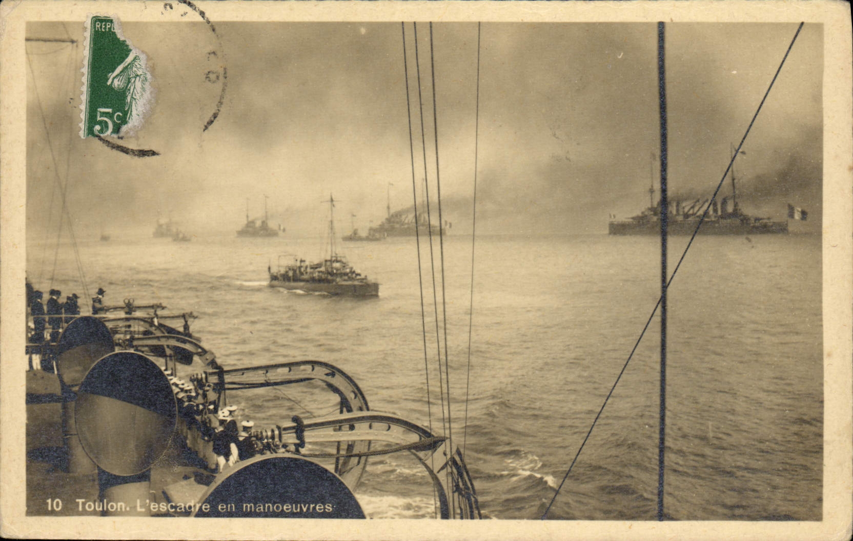 Toulon — L'escadre en manoeuvres — Éditeur : A. de 1910-Guérin, Quai Cronstadt Toulon, n°10