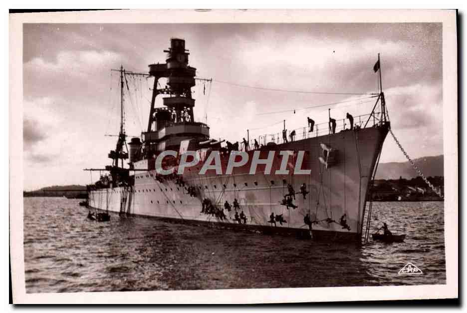 CPA Bateau Guerre Toulon la toilette d'un croiseur