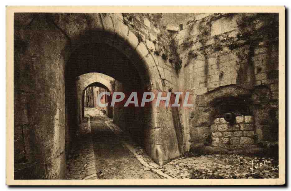 CPA Saint Paul L'Entree du Village par les Vieilles fortifications et le canon qui la defendait