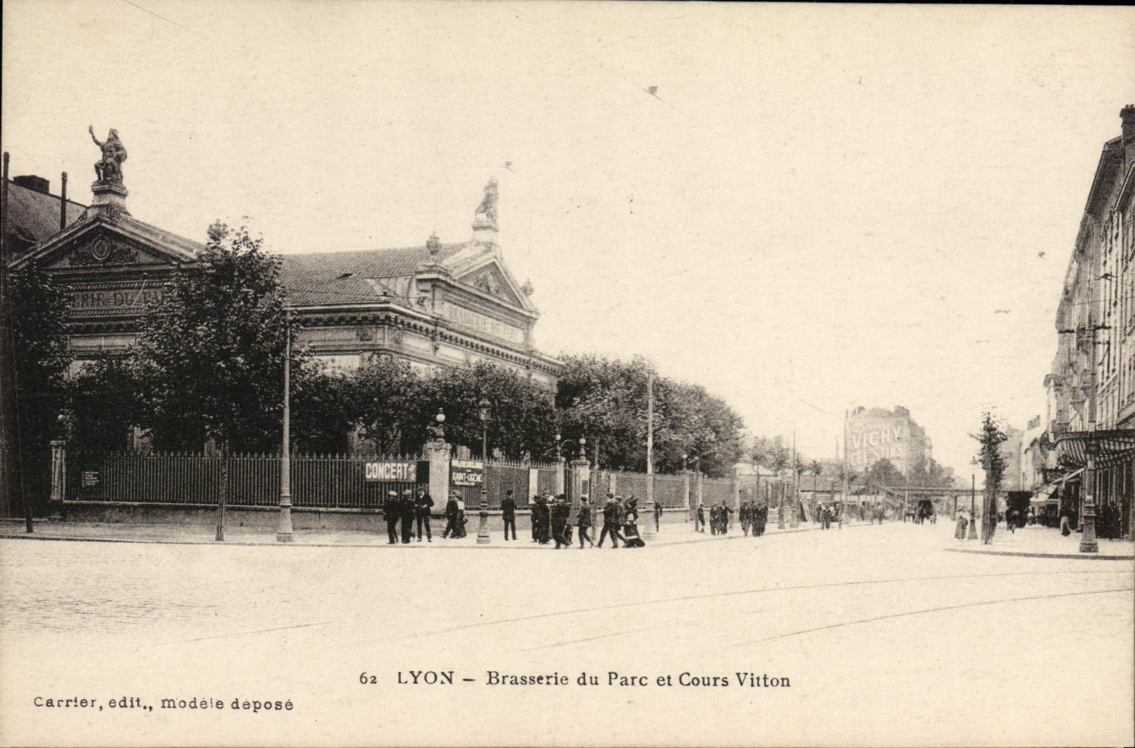 LYON — Brasserie du Parc et Cours Vitton — Carrier, edit., modèle déposé
