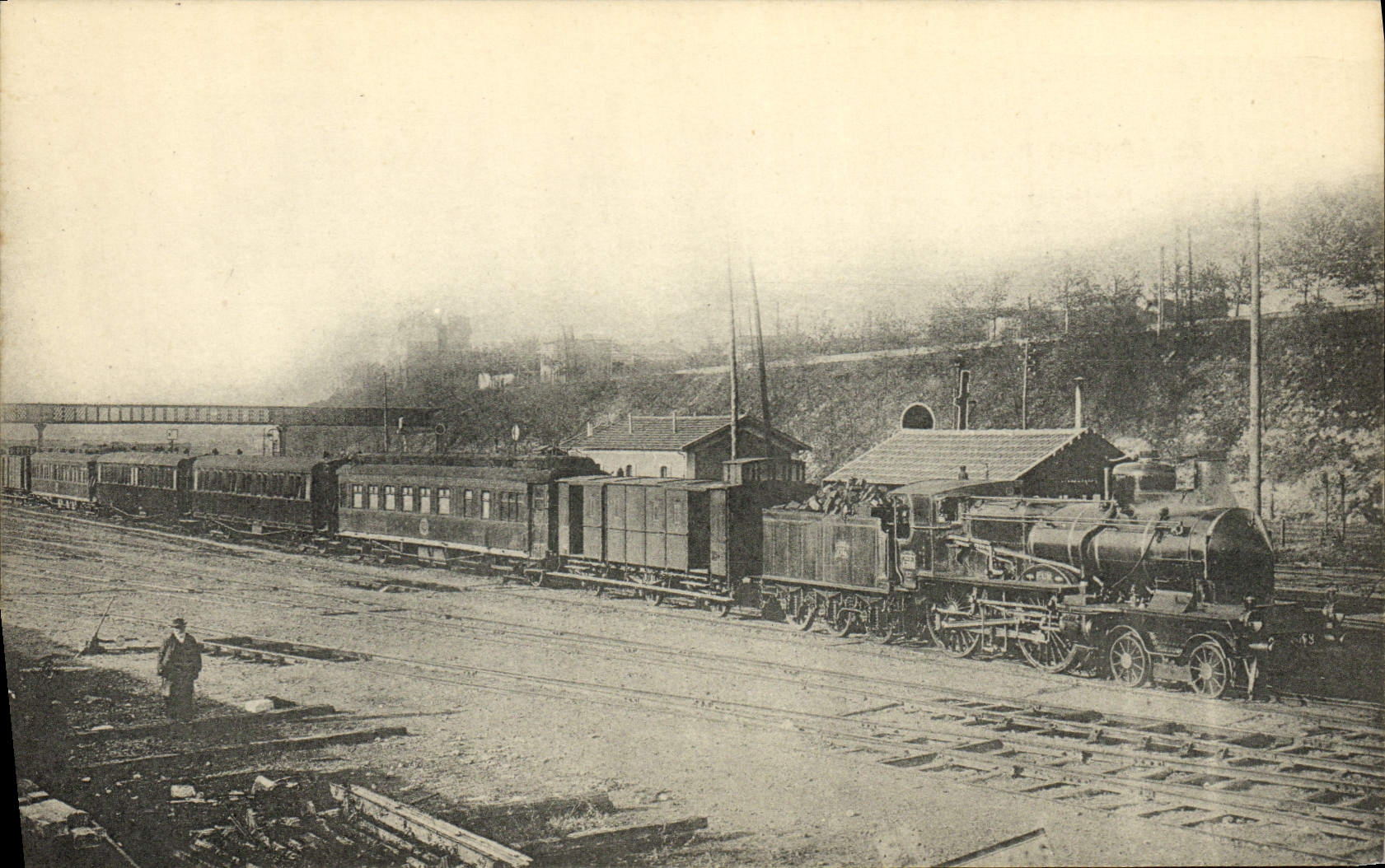 CPA Train Locomotive Reseau PLM Rapide Paris Cote d'Azur en 1904
