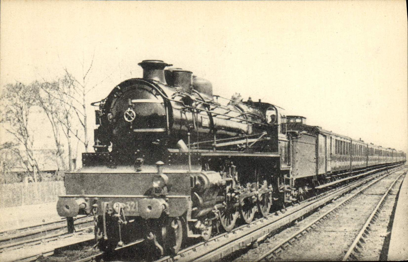 CPA Train Locomotive Reseau d'Orleans le train express Nantes Paris remorque par la locomotive 3211