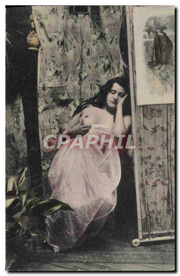 Donna nuda parzialmente velata — scena intima — serie 3