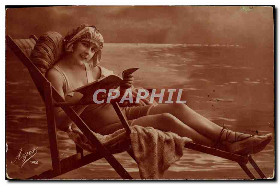 Femme en maillot de bain lisant un livre — Azuris, 192 — éditeur Azuris