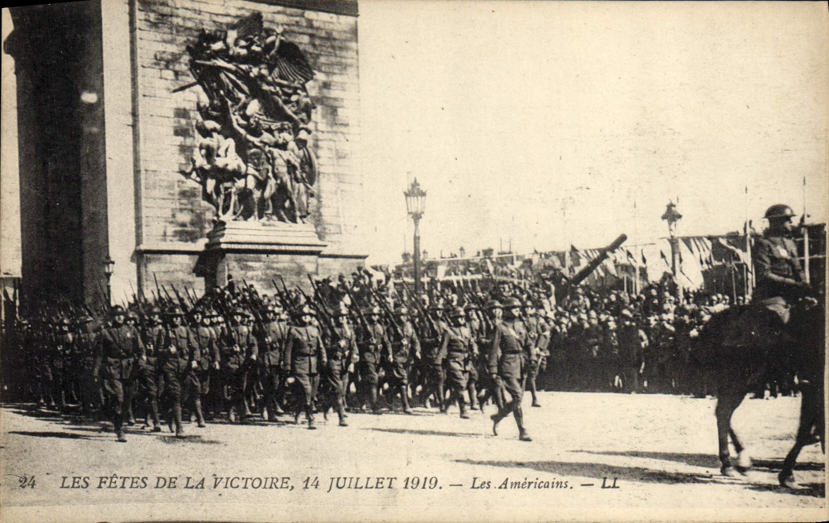 CPA Militaria Fetes de la Victoire 14 juillet 1919 les americains