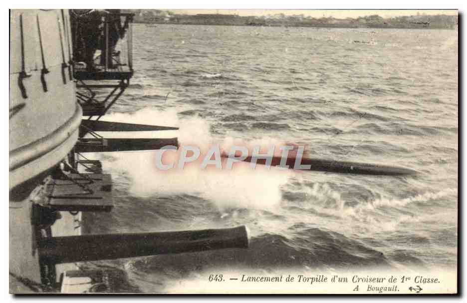 CPA Bateau Guerre Lancement d'une torpille d'un croiseur de 1ere classe