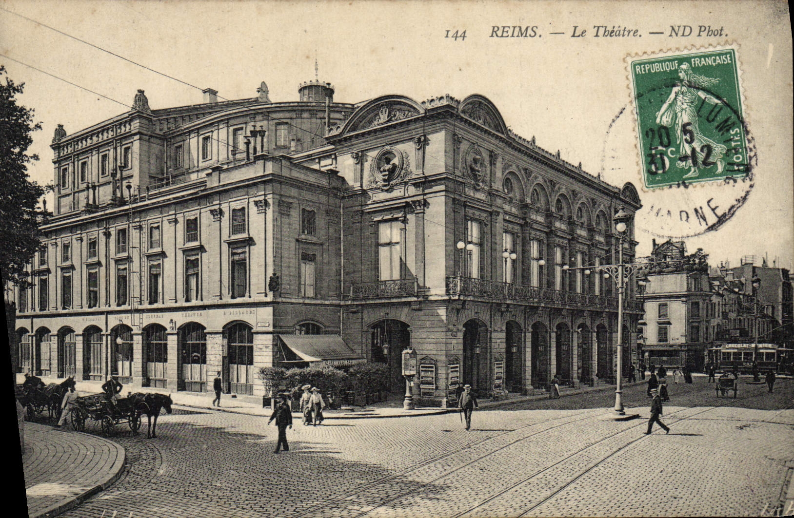 Reims — Le Théâtre — ND Phot.
