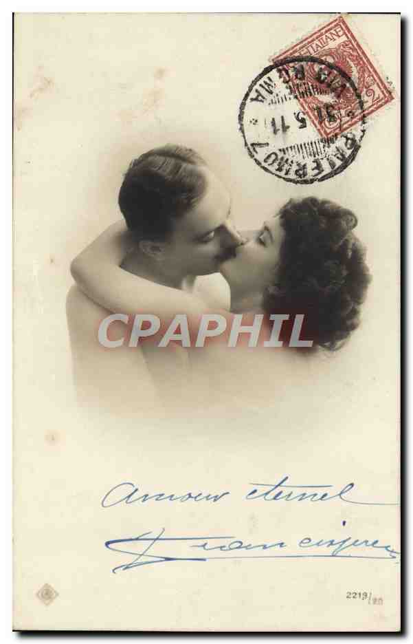 Couple enlacé — photo d'atelier — éditeur inconnu, n° de série 2219/120
