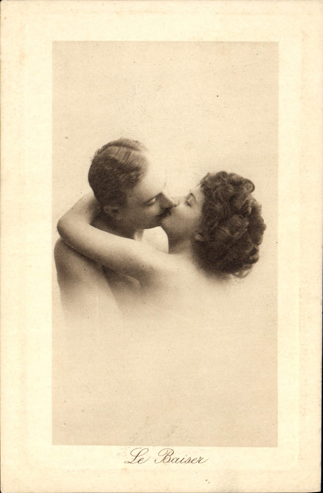 Le Baiser — scène de couple enlacé — Dessin 185, imprimé en Allemagne