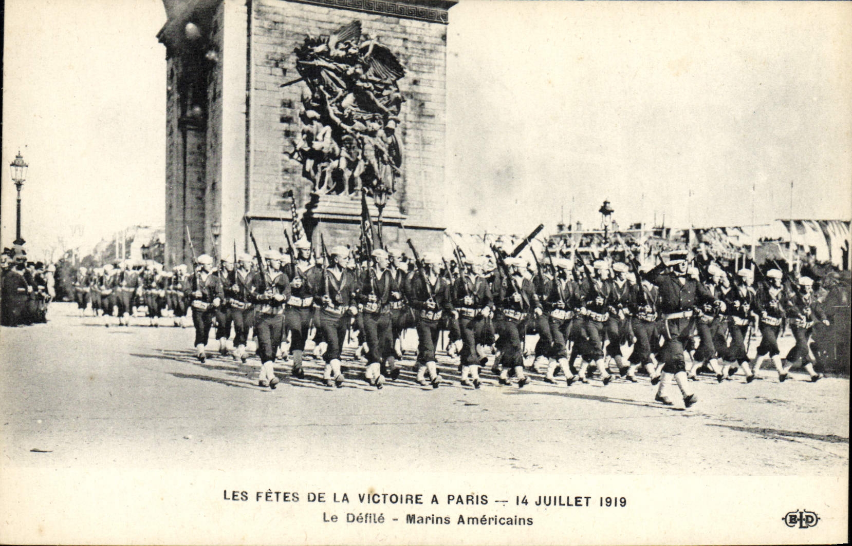 CPA Militaria Fetes de la victoire 14 juillet 1919 Le defile Marins americains