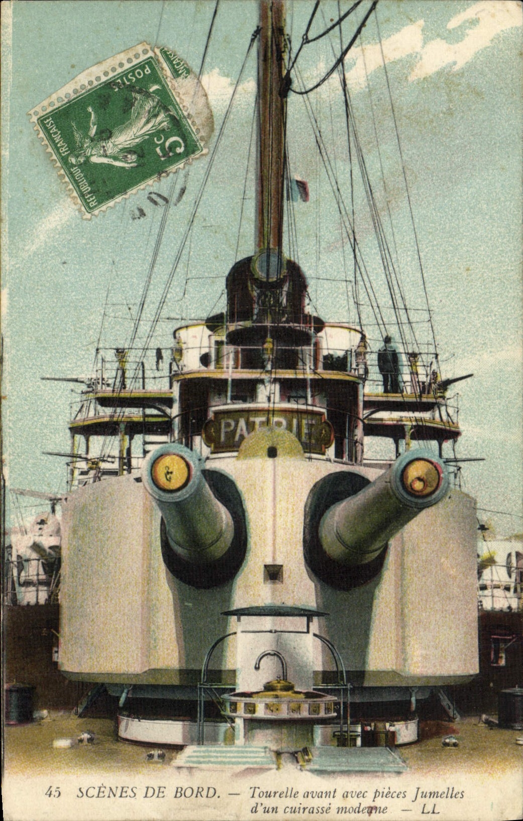 CPA Bateau Guerre Tourelle avant avec pieces jumelles d'un cuirasse moderne