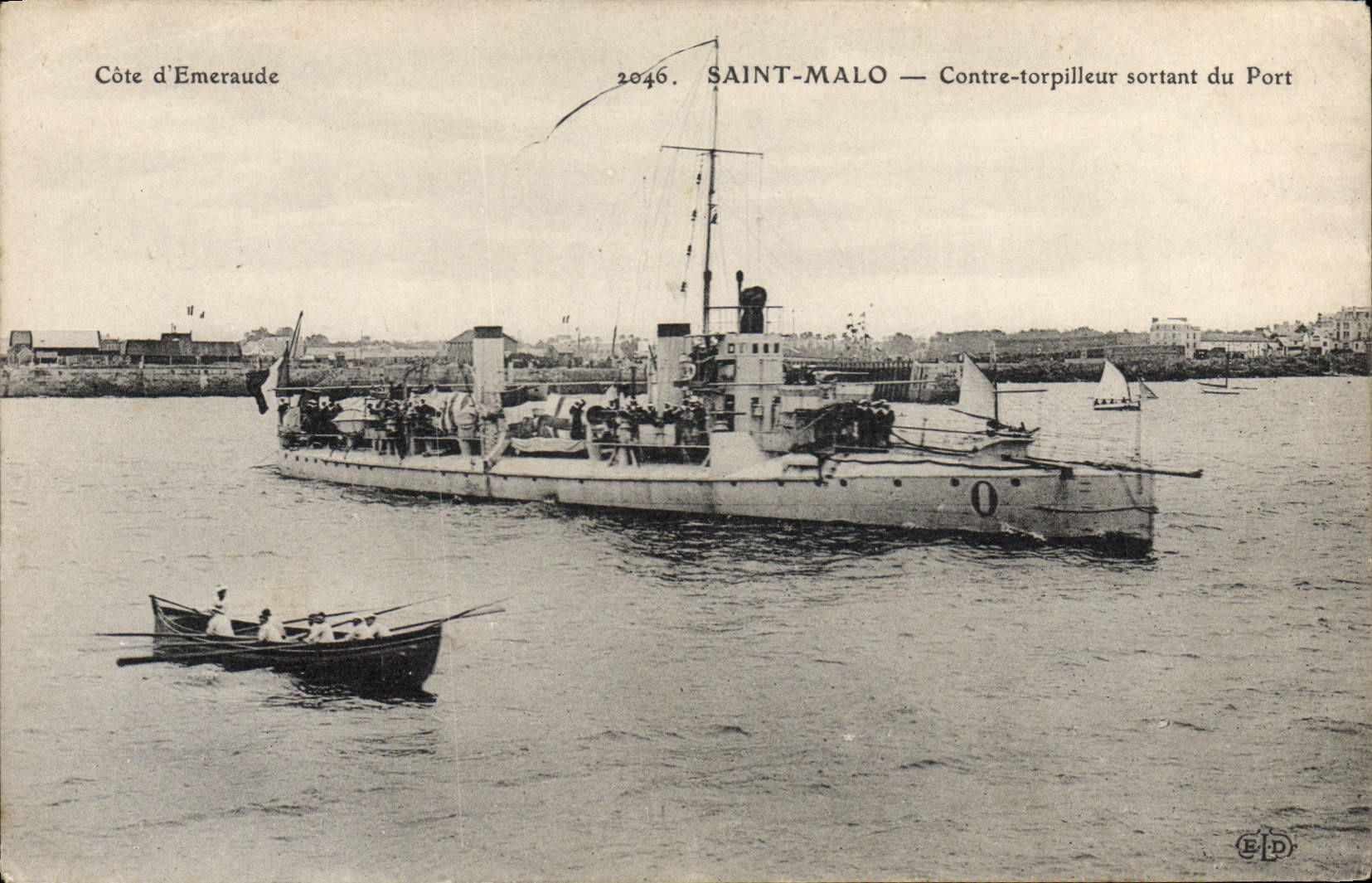 Saint-Malo — Contre-torpilleur sortant du Port — Éditeur E.P.D. n° 2046