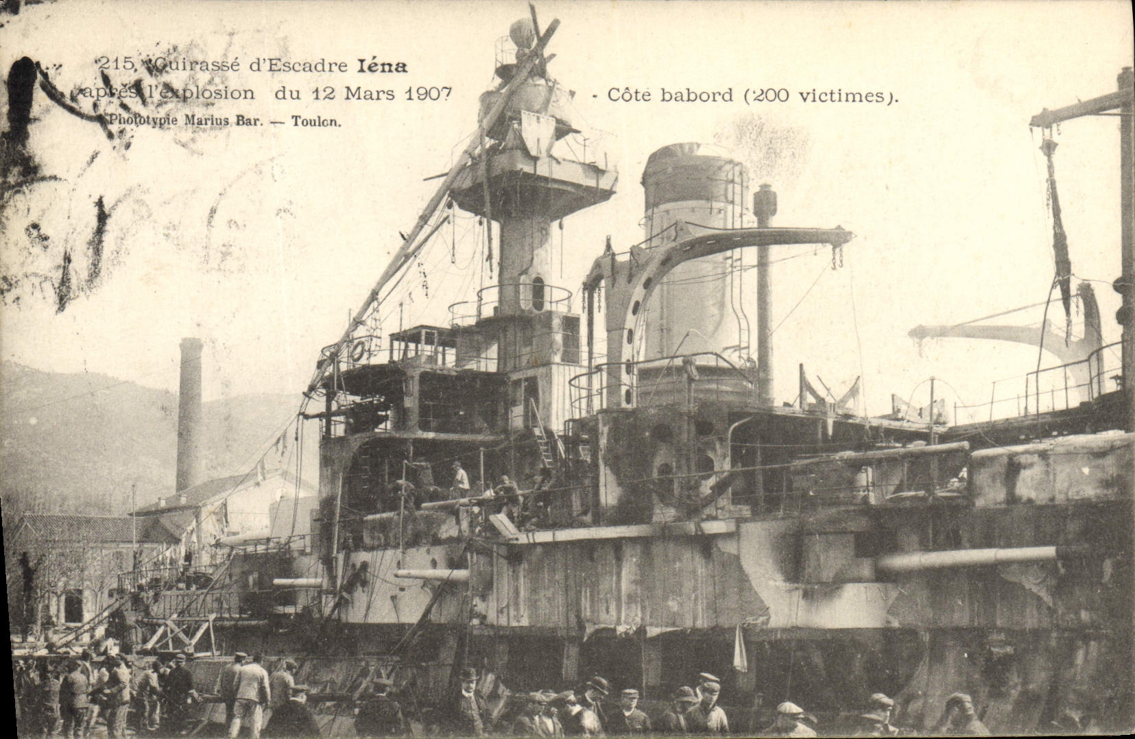 Épave du cuirassé d'Escadre Iéna — après l'explosion du 12 mars 1907 — Phototypie Marius Bar — Toulouse