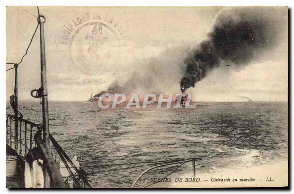 CPA Bateau Guerre Cuirasses en marche 