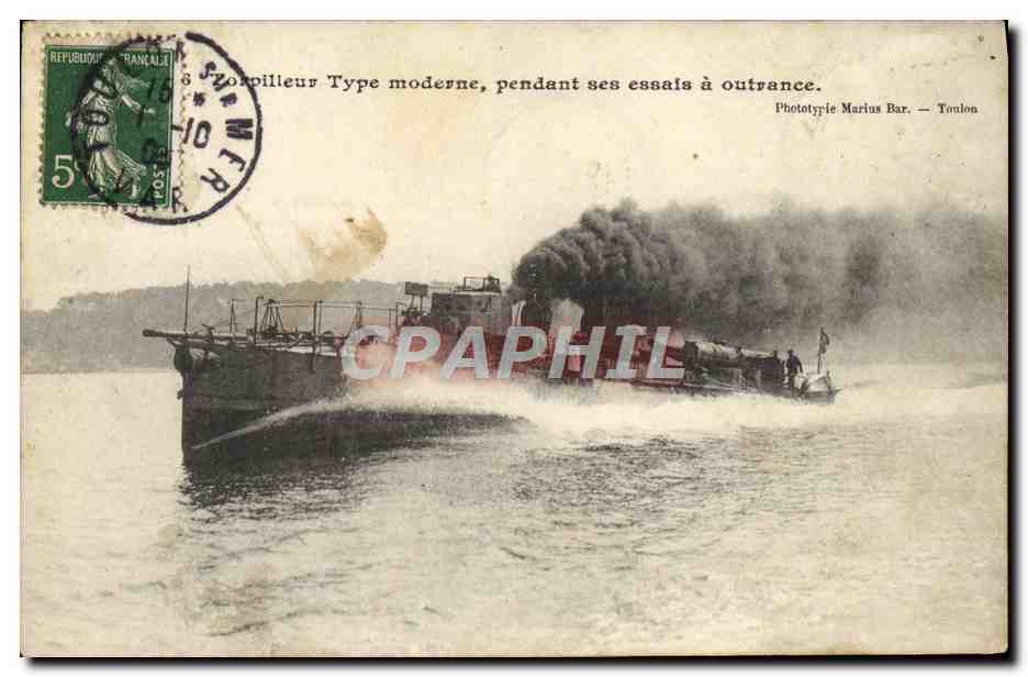 CPA Bateau Guerre Torpilleur Type moderne pendant ses essais a outrance 