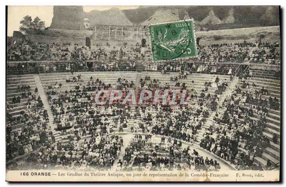 CPA Orange Les gradins du Theatre antique un jour de representation de la Comedie Francaise 