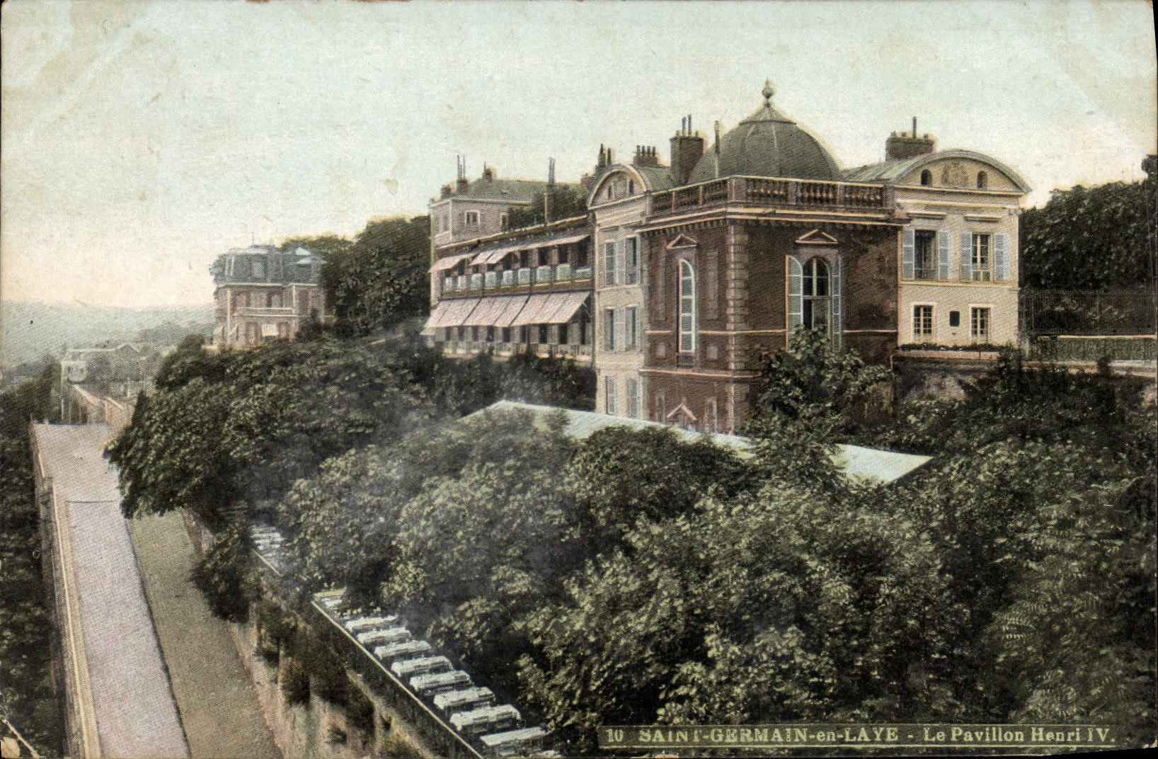 Saint-Germain-en-Laye — Le Pavillon Henri IV — éditeur A. V. & Cie, n° 10