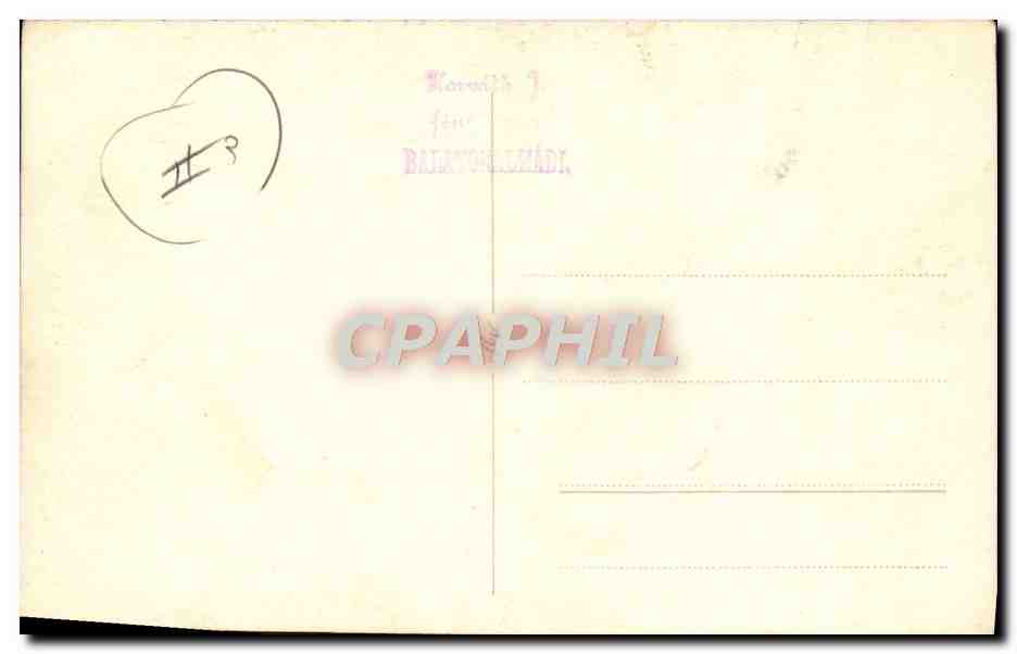 Groupe familial sur une glace — Banat, Roumanie — éditeur inconnu, n° de série non visible — Reverso