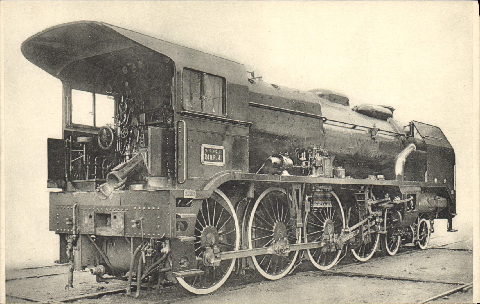 CPA Train Locomotive du Sud Est Machine 240 P 4