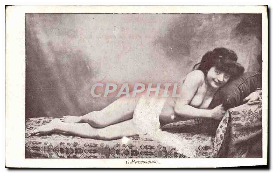 CPA Nu erotique Femme Paresseuse