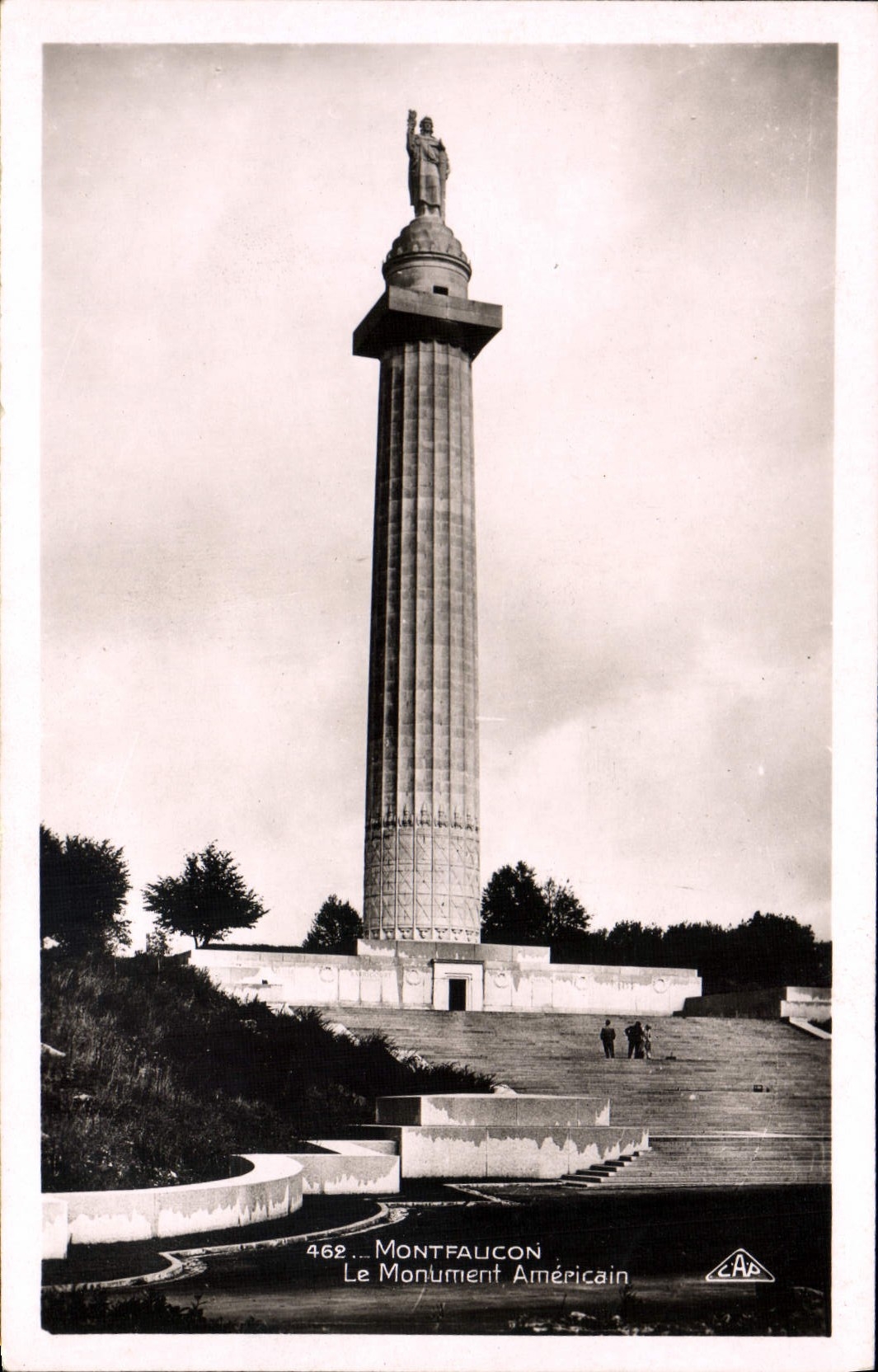 CPA Militaria Montfaucon le monument americain