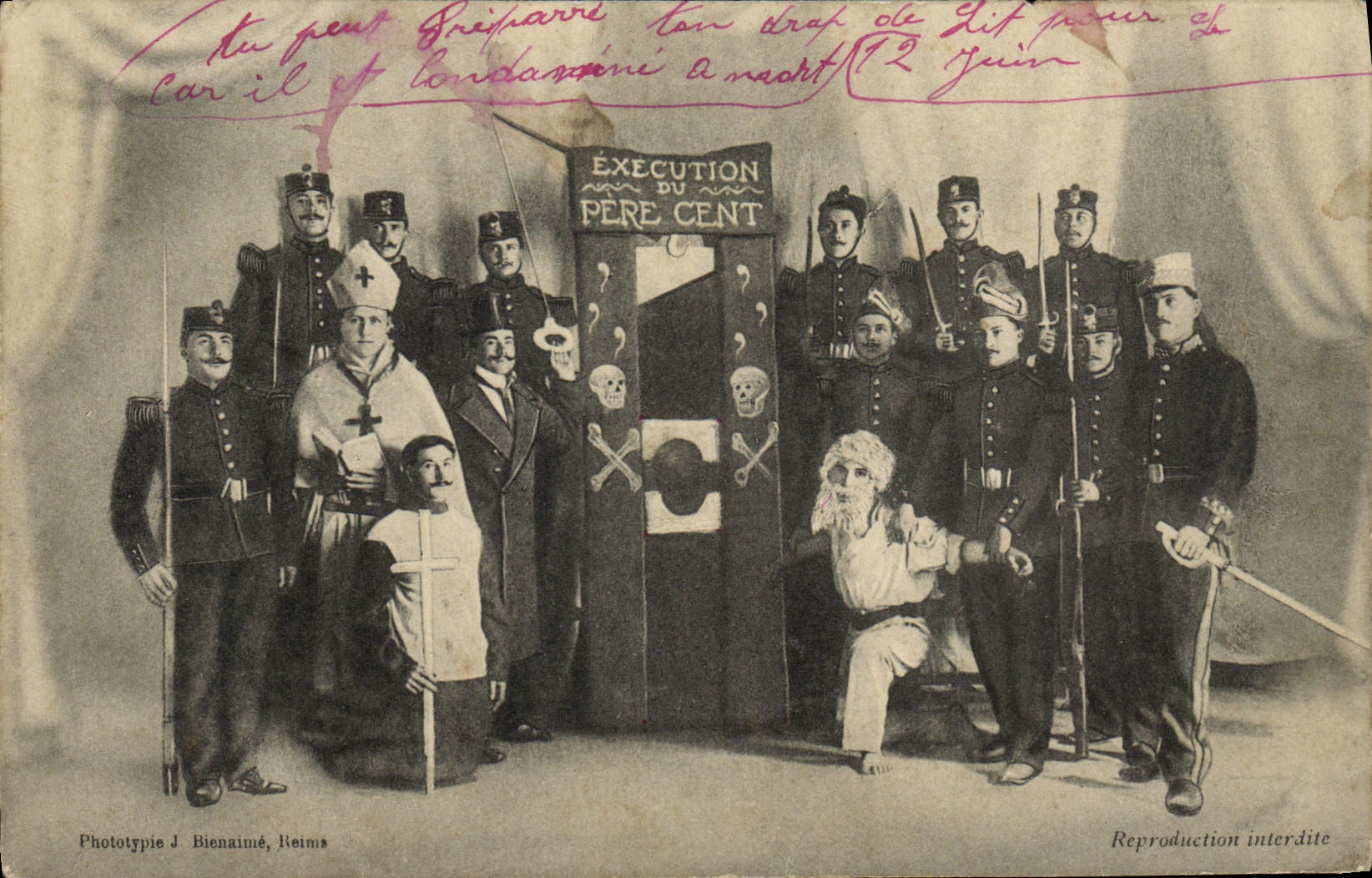 CPA Militaria Execution du Pere Cent