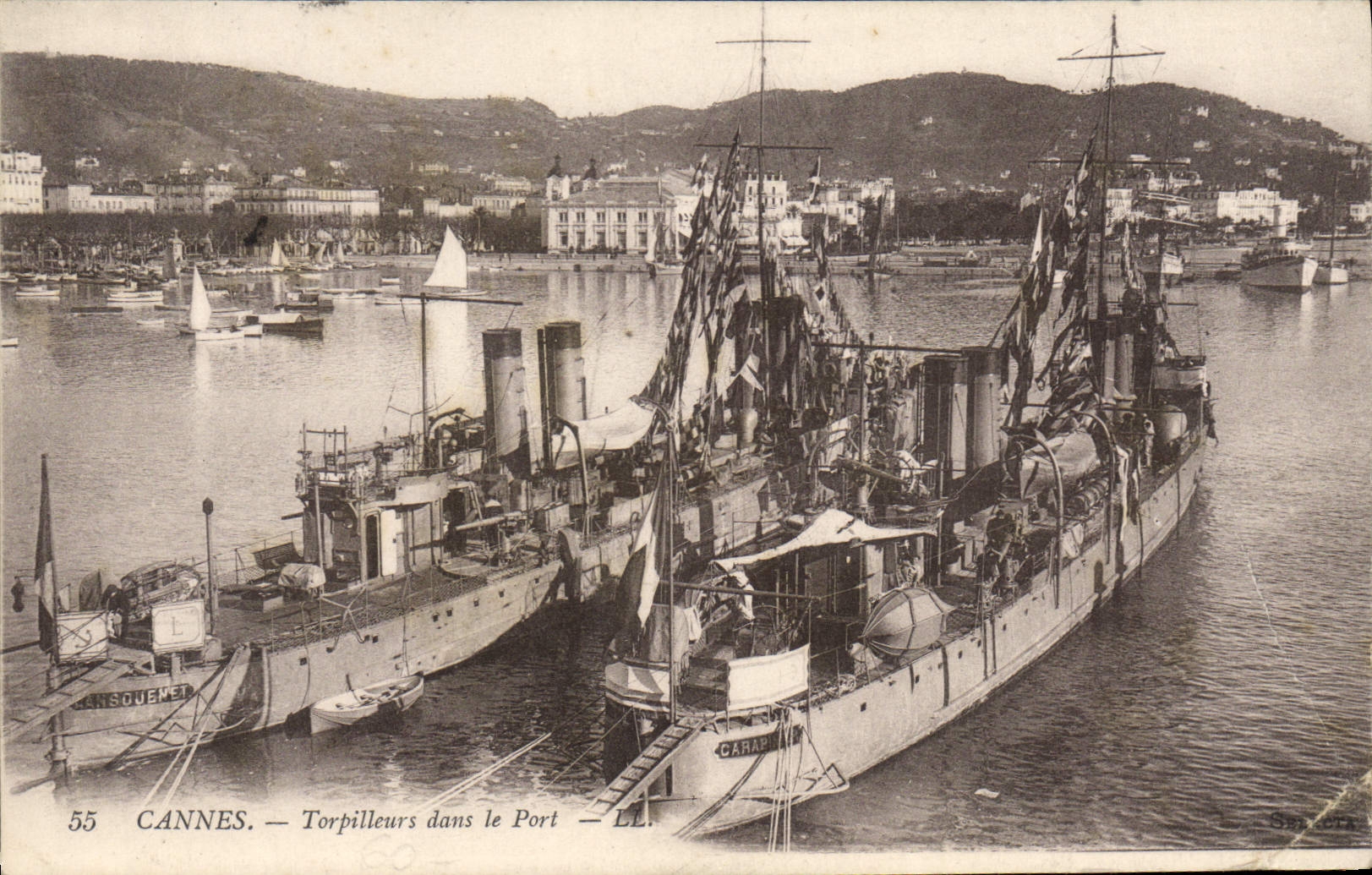 CPA Bateau Guerre Cannes Torpilleurs dans le port 
