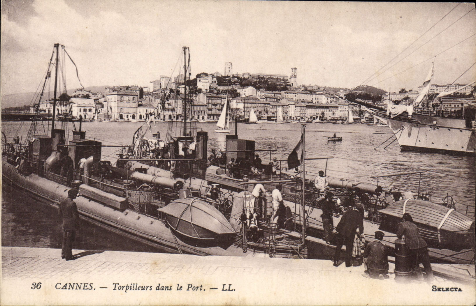 CANNES — Torpilleurs dans le Port — LL. — SELECTA