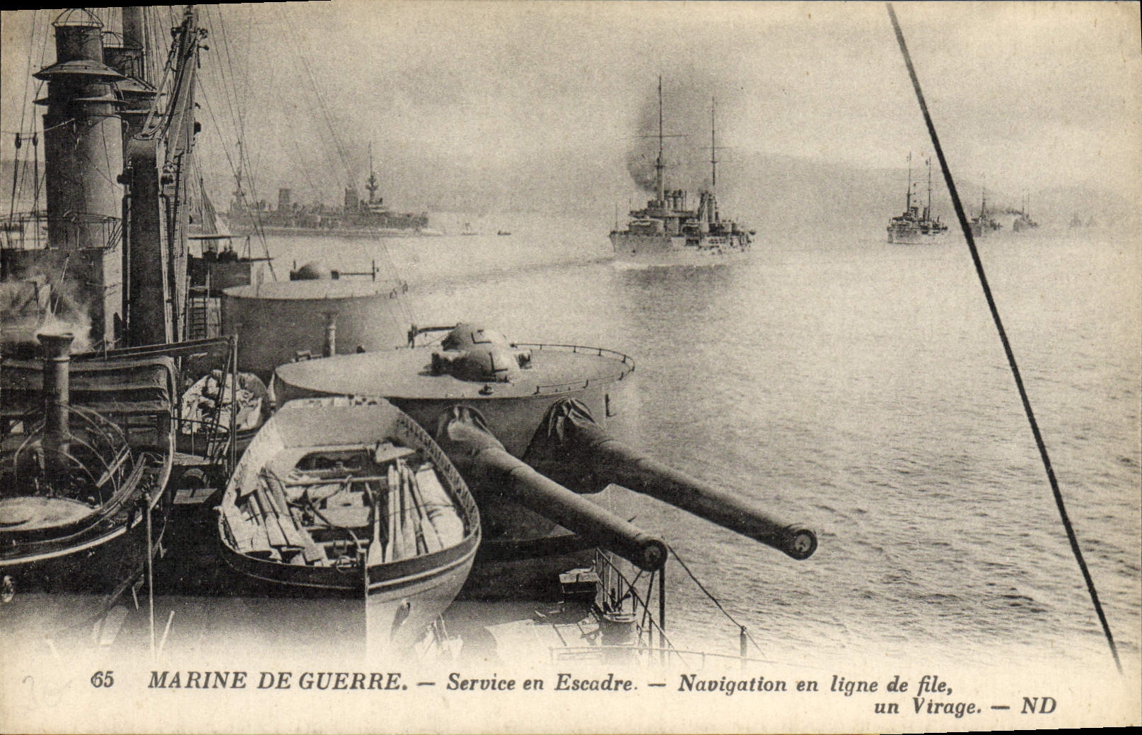 CPA Bateau Guerre Service en escadre Navigation en ligne de file