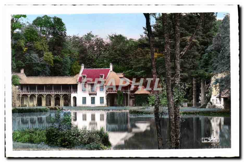CPM Versailles Hameau de Trianon La Maison de la Reine et moulin
