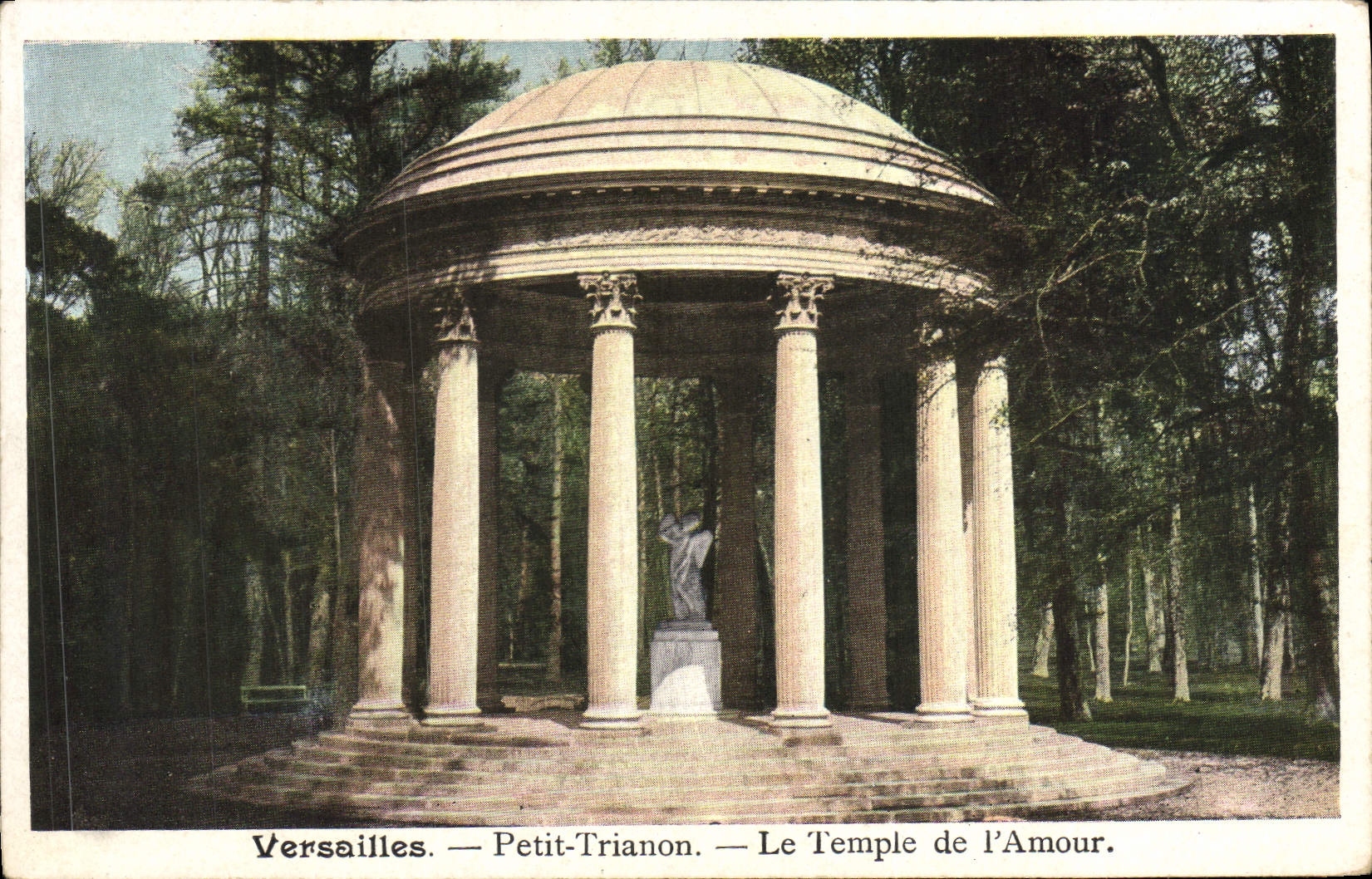 CPA Versailles Petit Trianon Le temple de l'amour