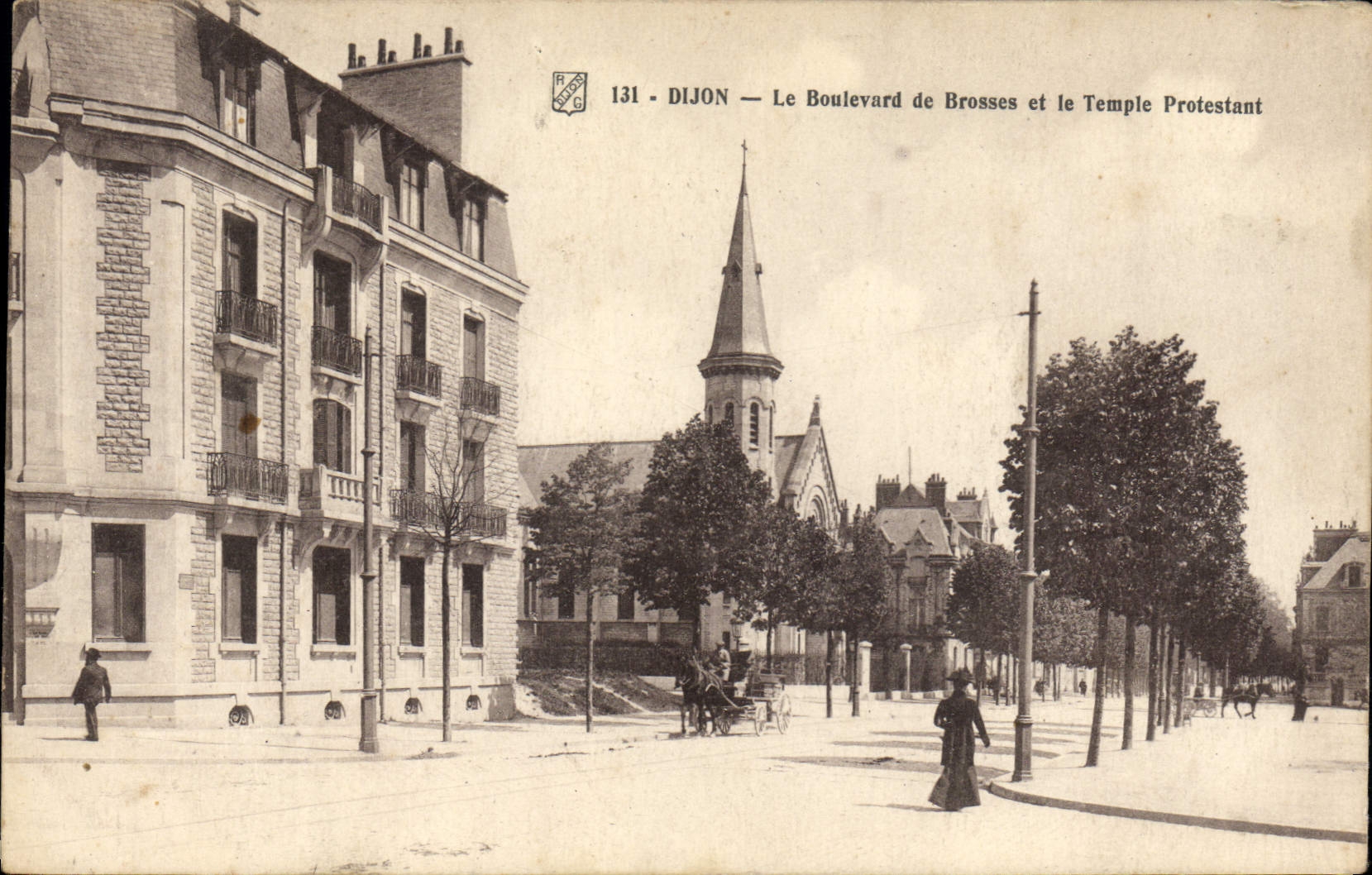 CPA Dijon Le boulevard de Brosses et le temple protestant