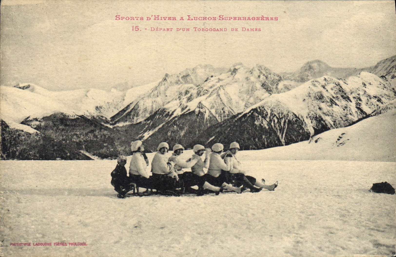 Winter sporten in Luchon-Superbagnères — Aanvang van een tafel voor vrouwen — Fototype Ladouche Frères, Toulouse