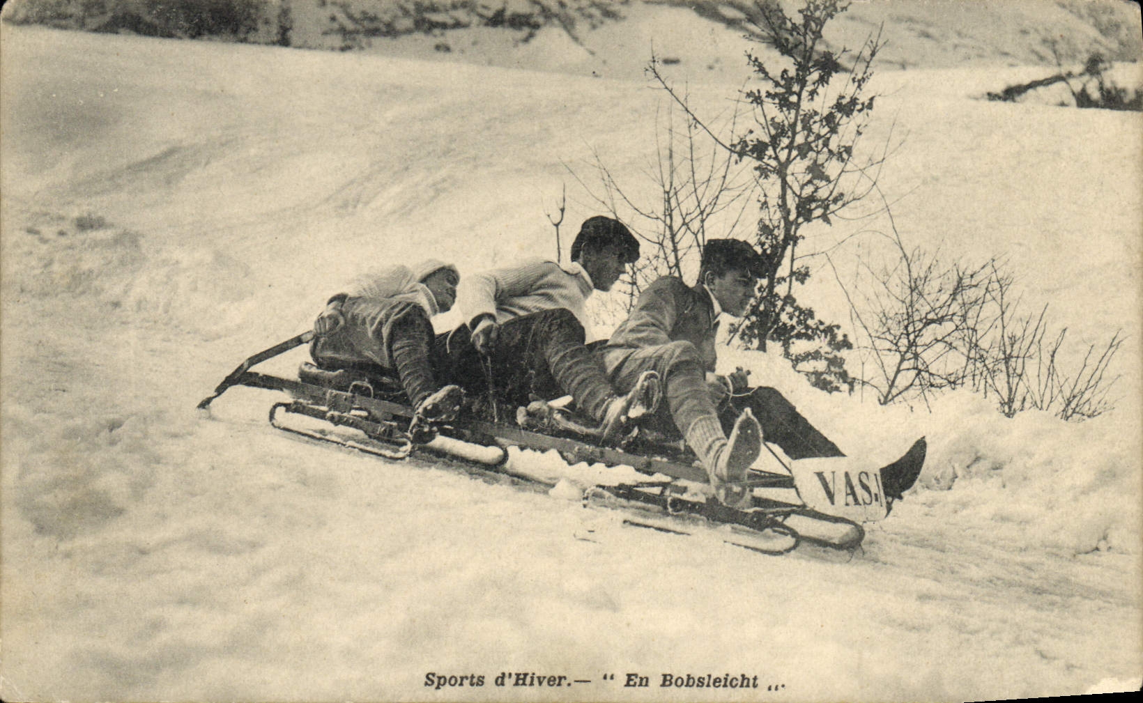 Sports d'Hiver — En Bobsleigh — Phot. P. Gaudé, Grenoble