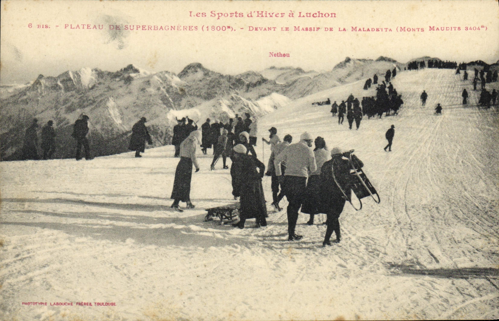Les Sports d'Hiver à Luchon — Plateau de Superbagnères (1800m) — Devant le Massif de la Maladkita (Monts Maudits 3404m) — Phototype Labouché Frères, Toulouse