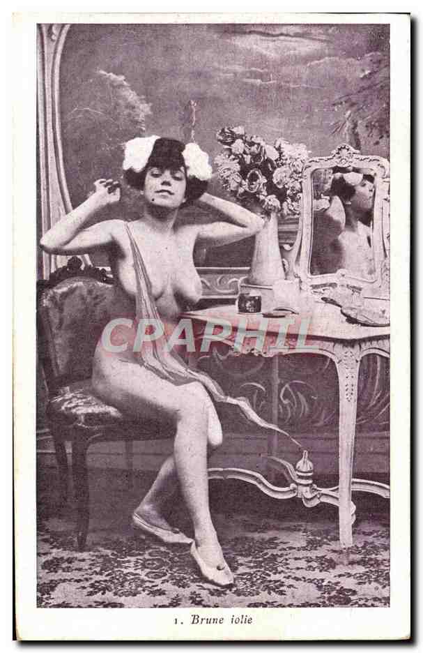 CPA Nu erotique Femme Brune jolie